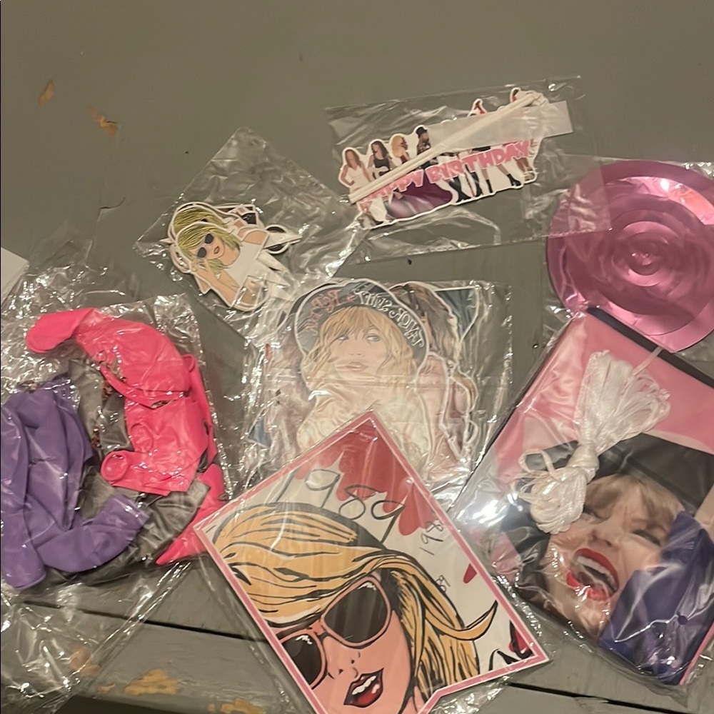 Pop Star Taylor Swift  - Pink and Purple party set NEW